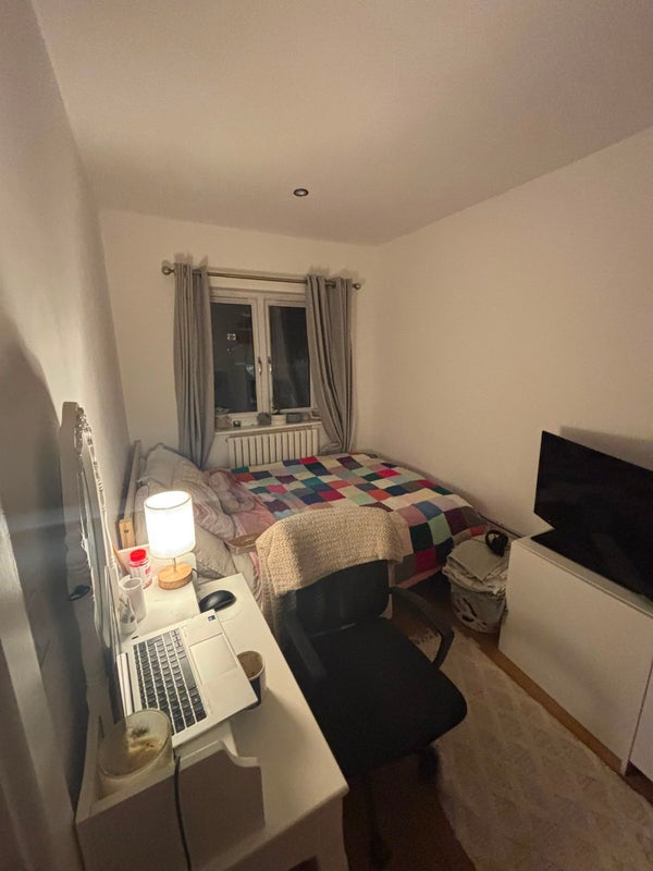 Room Walden Avenue in Greater London