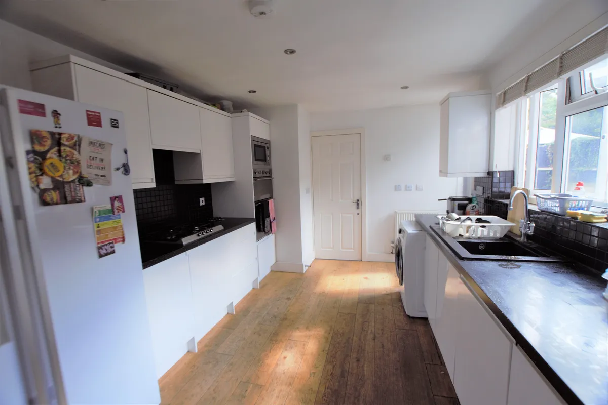 Flat Kensington Avenue in Watford