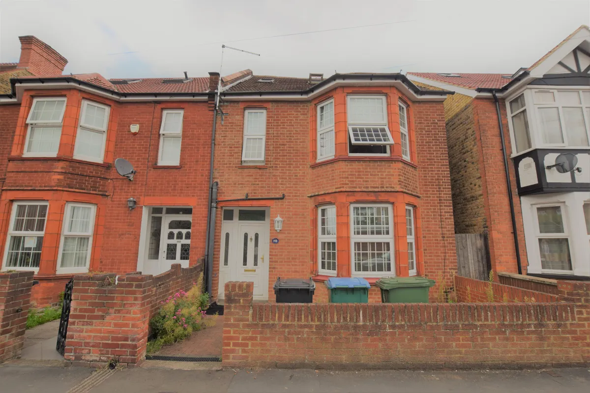 Flat Kensington Avenue in Watford