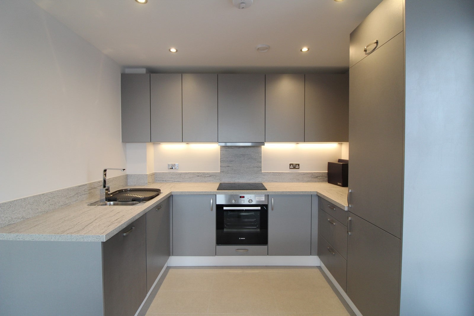 Flat Padworth Avenue in Reading
