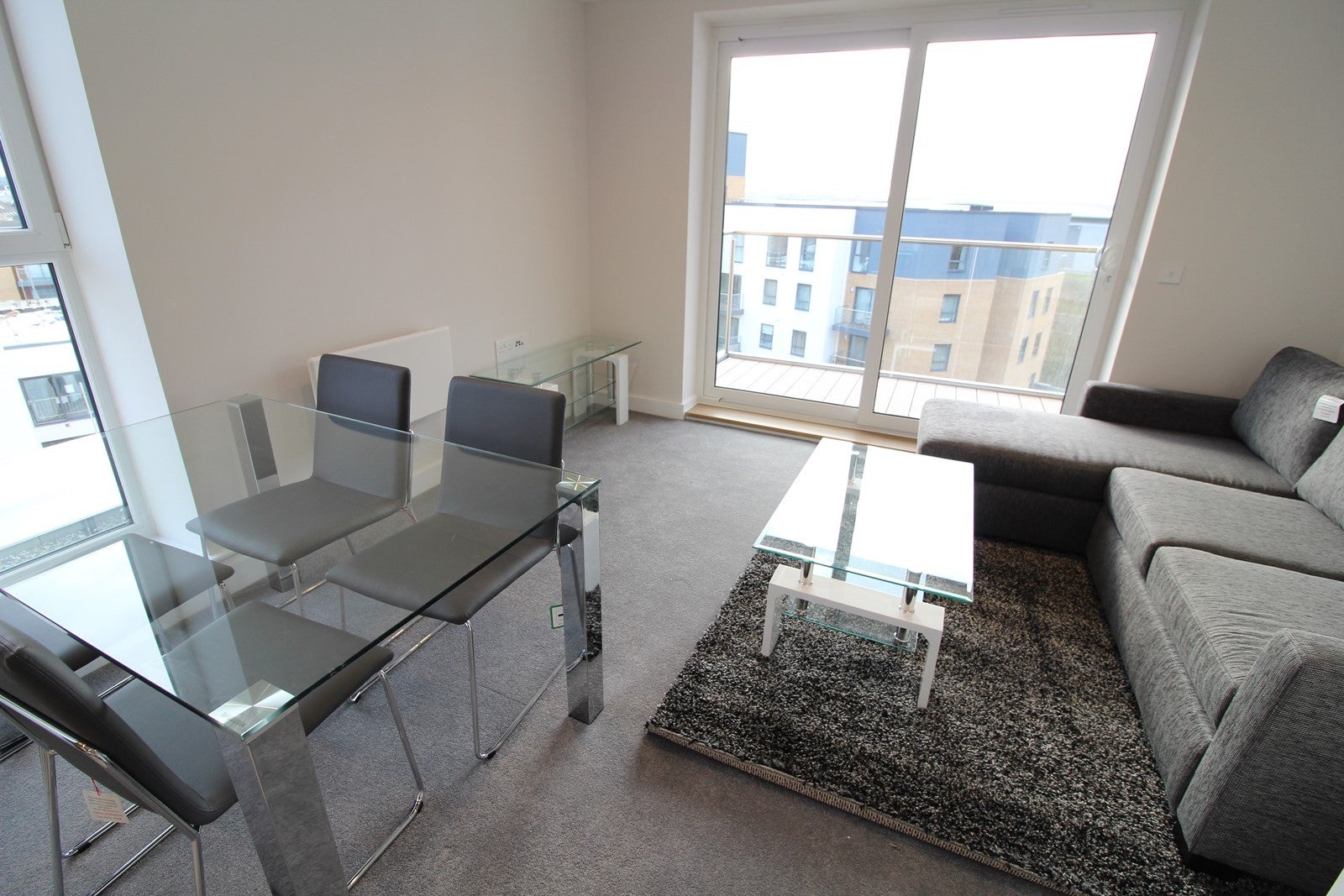 Flat Padworth Avenue in Reading