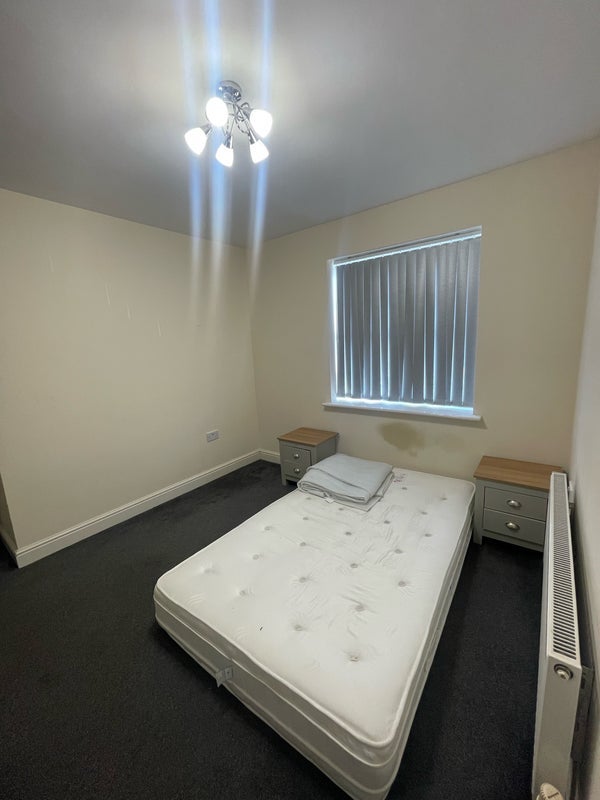 Room Barton Street in Farnworth