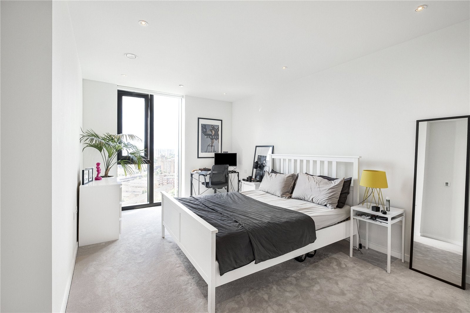 Flat Brook Drive in Greater London