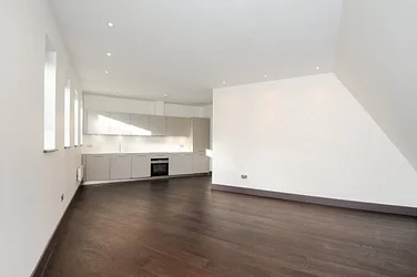 Flat Norbiton Avenue in Greater London