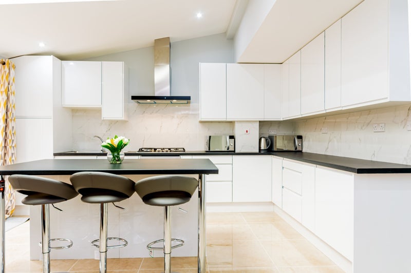 Room Littlebrook Avenue in Slough