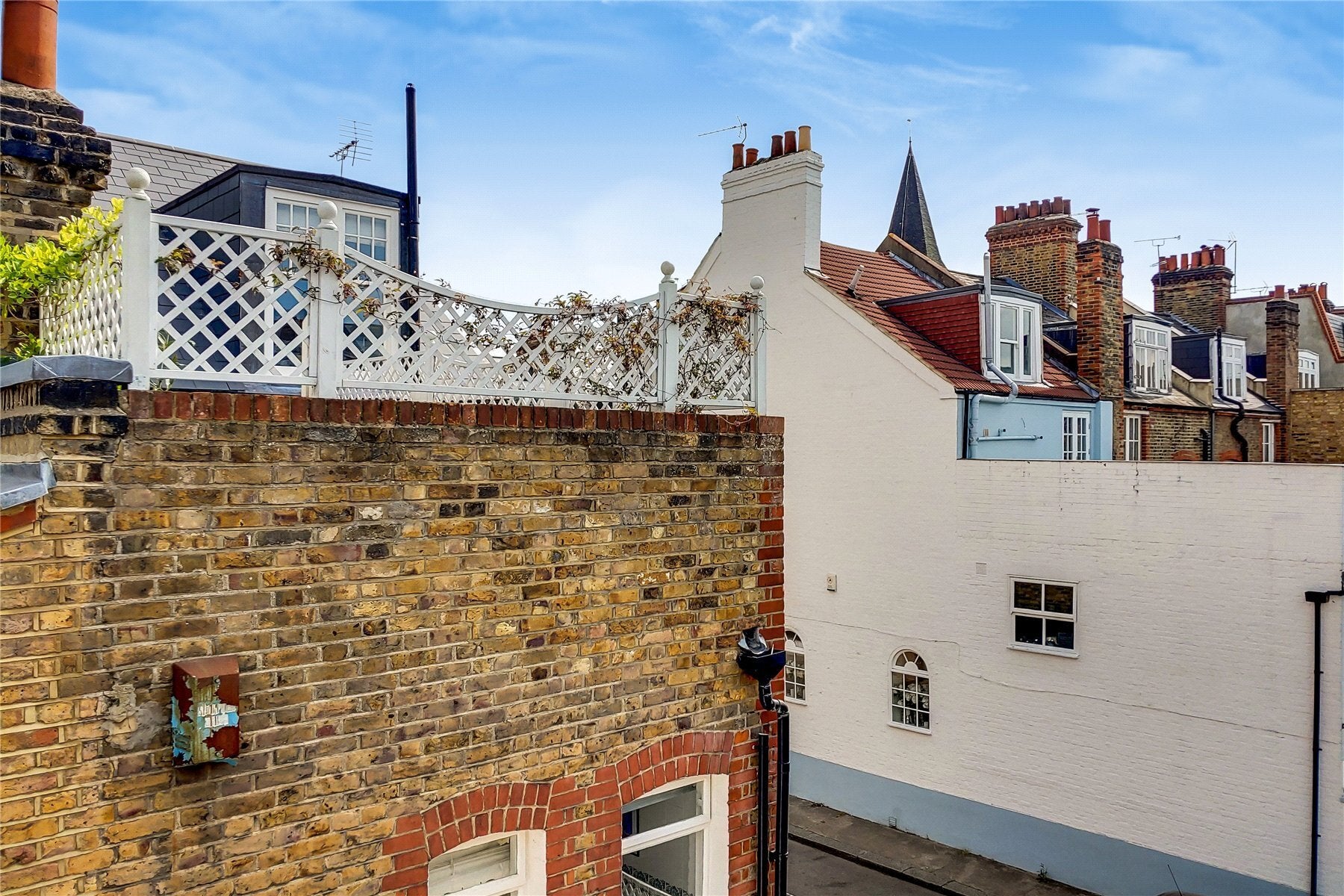 House Kersley Mews in Greater London
