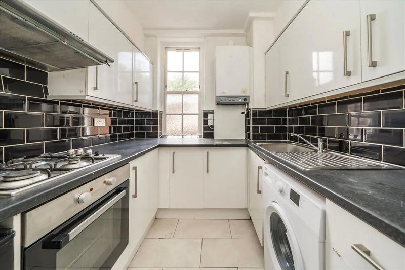 Room Greyhound Road in Greater London