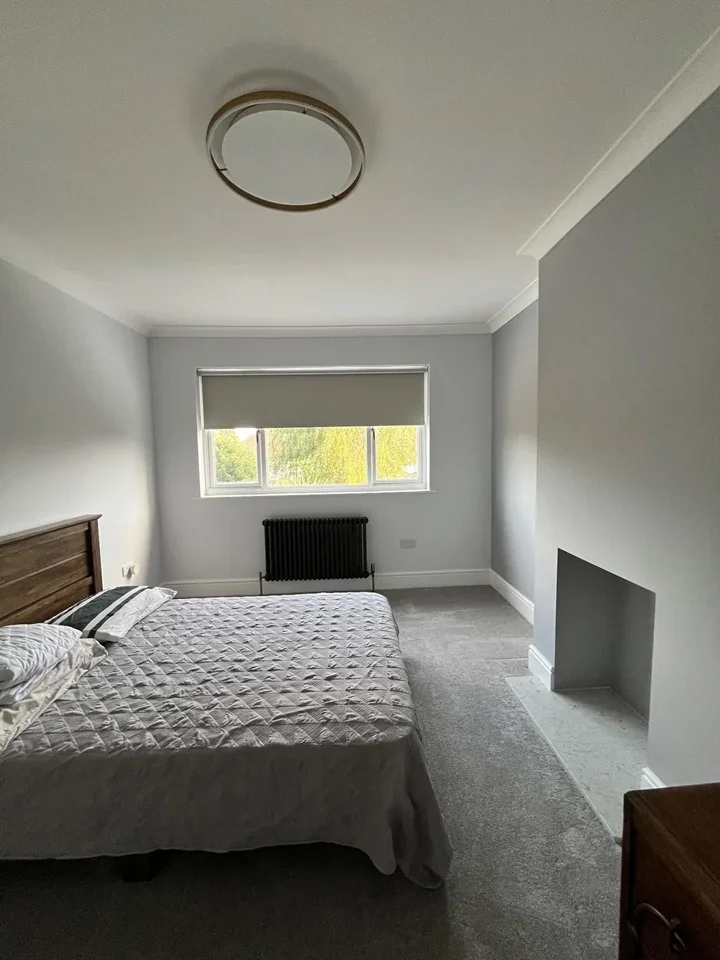 Room Gunnersbury Avenue in Greater London