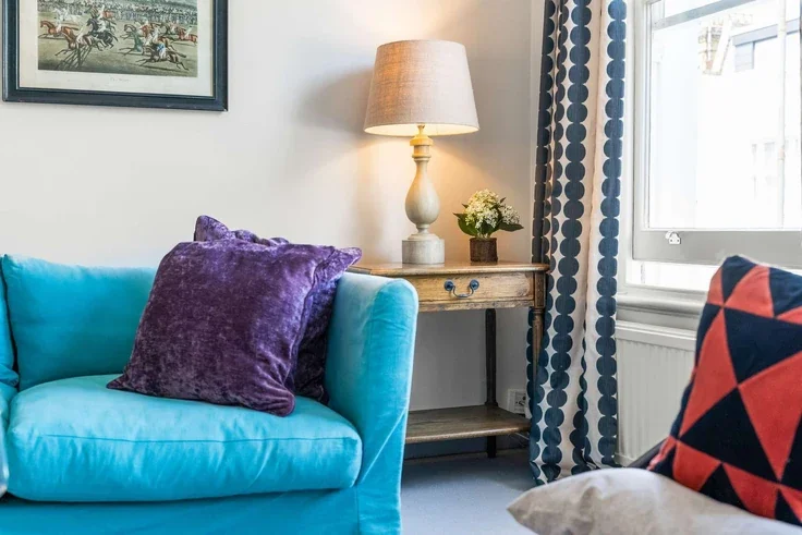 Flat Irving Road in Greater London