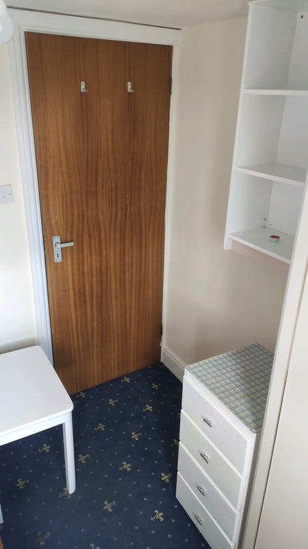 Room St Augustine's Avenue in Greater London