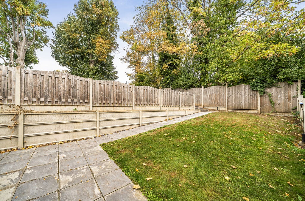 Flat Foxley Lane in Greater London