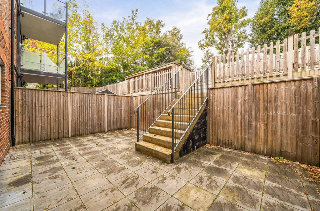 Flat Foxley Lane in Greater London