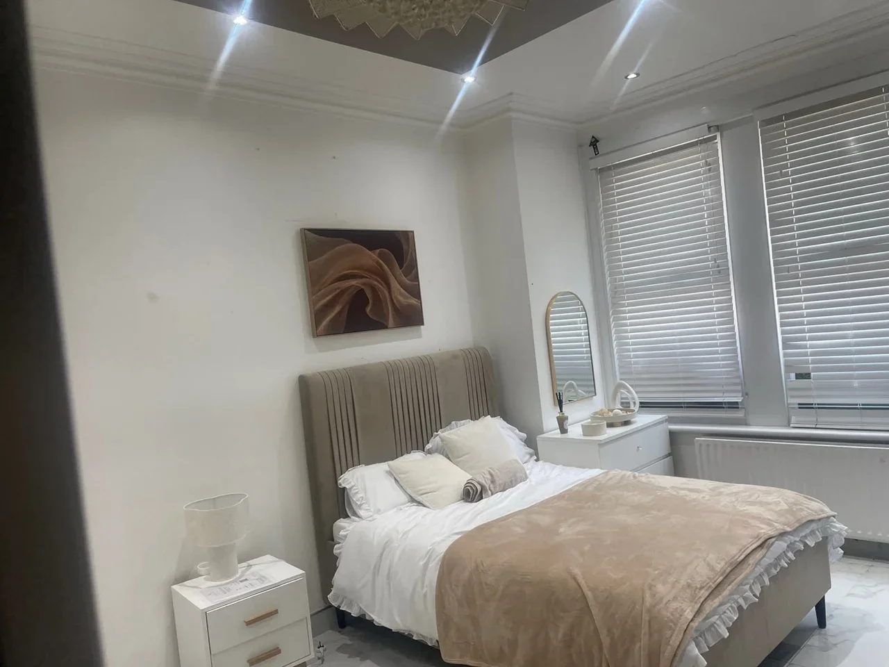 Room Leander Road in Greater London