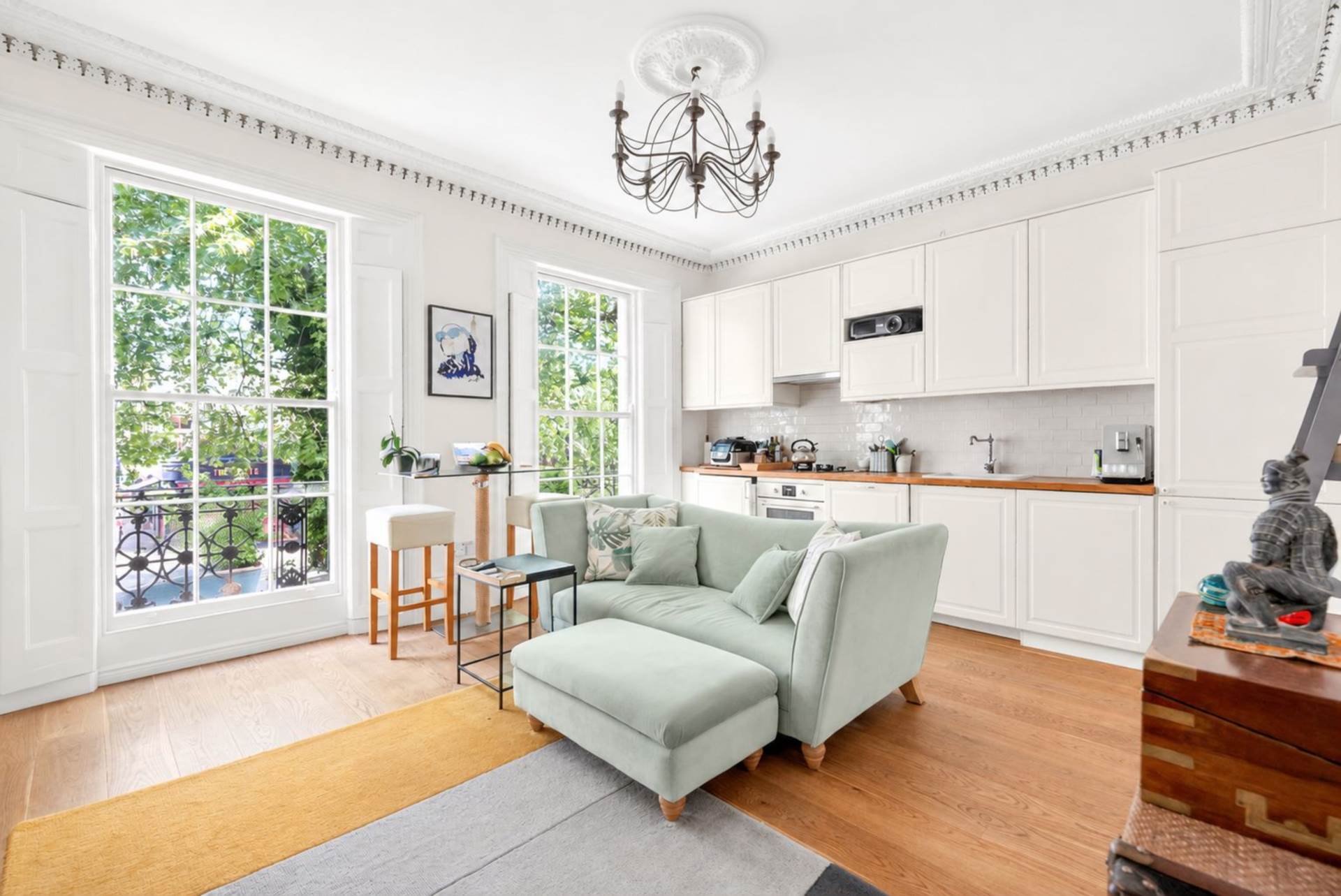 Flat Pentonville Road in Greater London