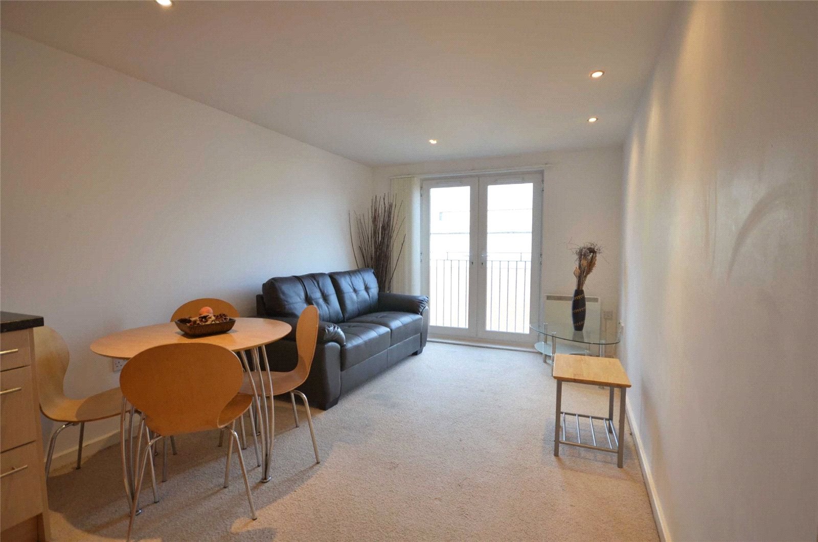 Flat Elmira Way in Salford
