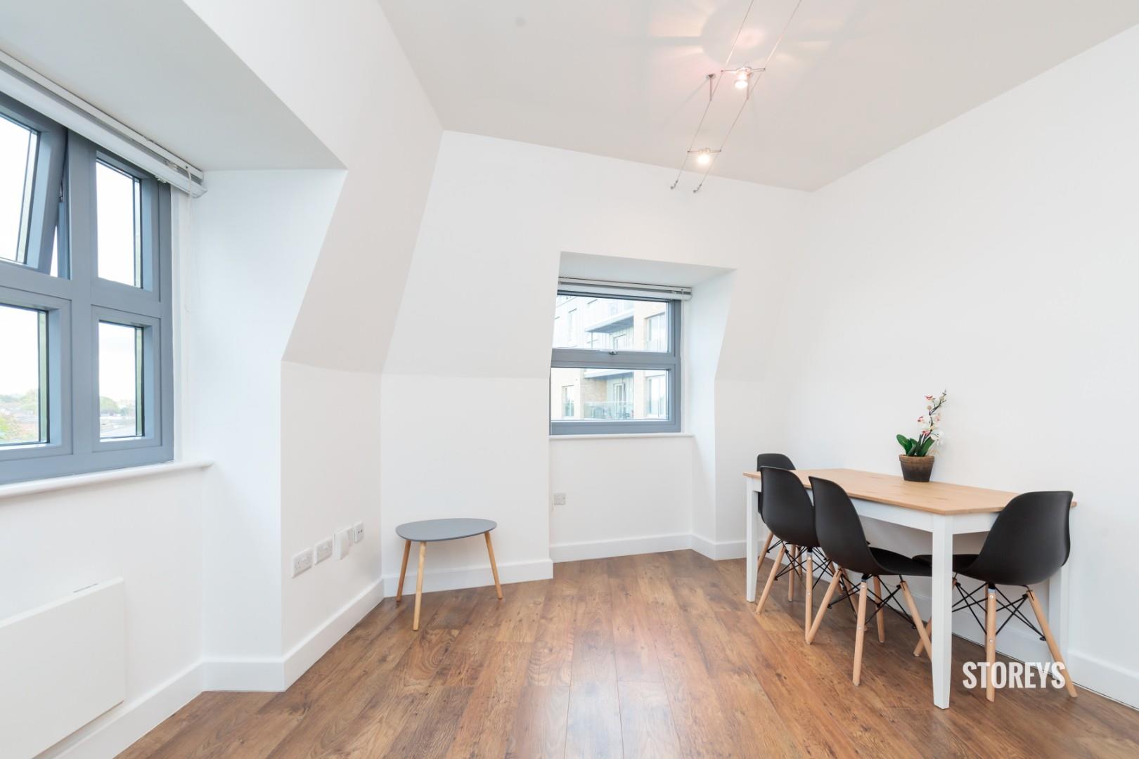 Flat Boleyn Road in Greater London