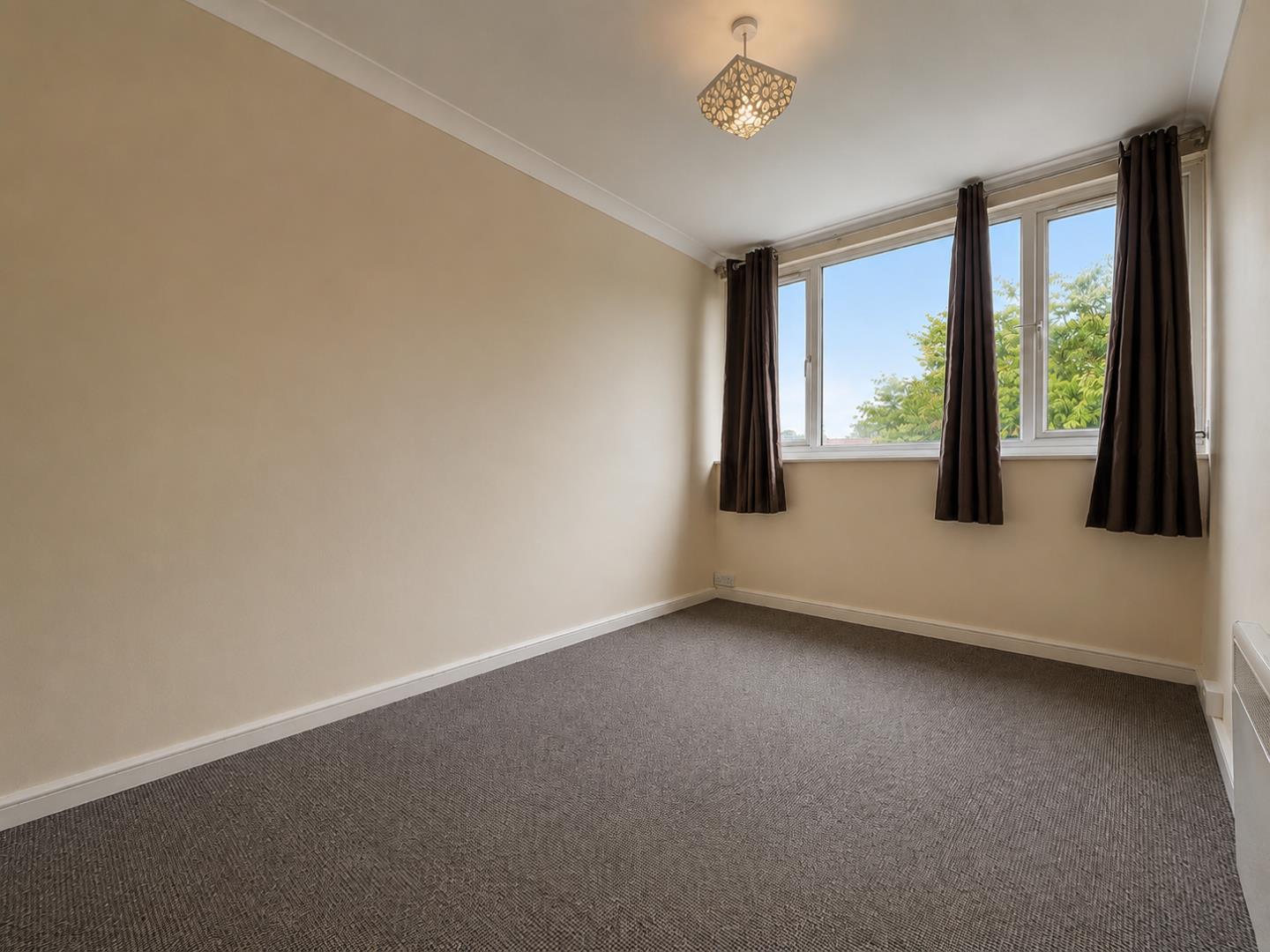 Flat Milton Road in Havant