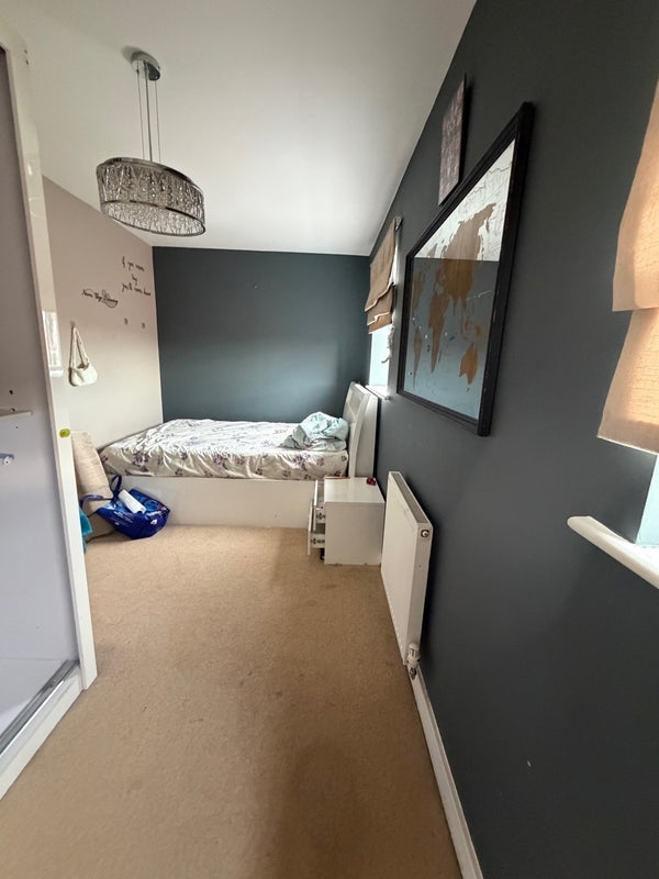 Room Finefield Walk1 in Slough
