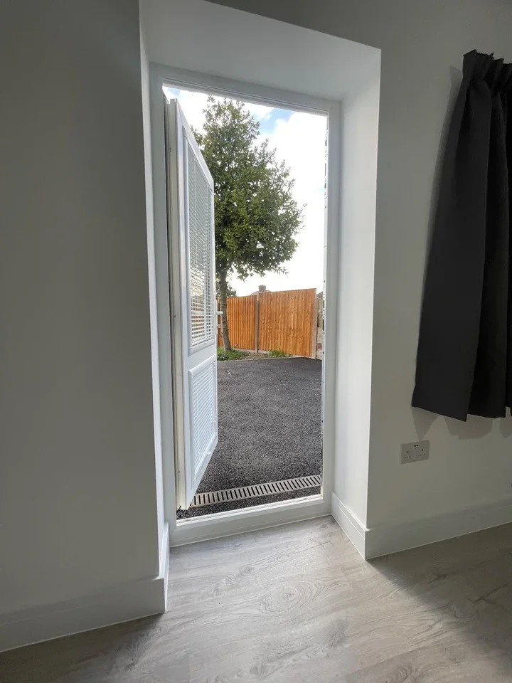 Flat Stewartsby Close in Greater London