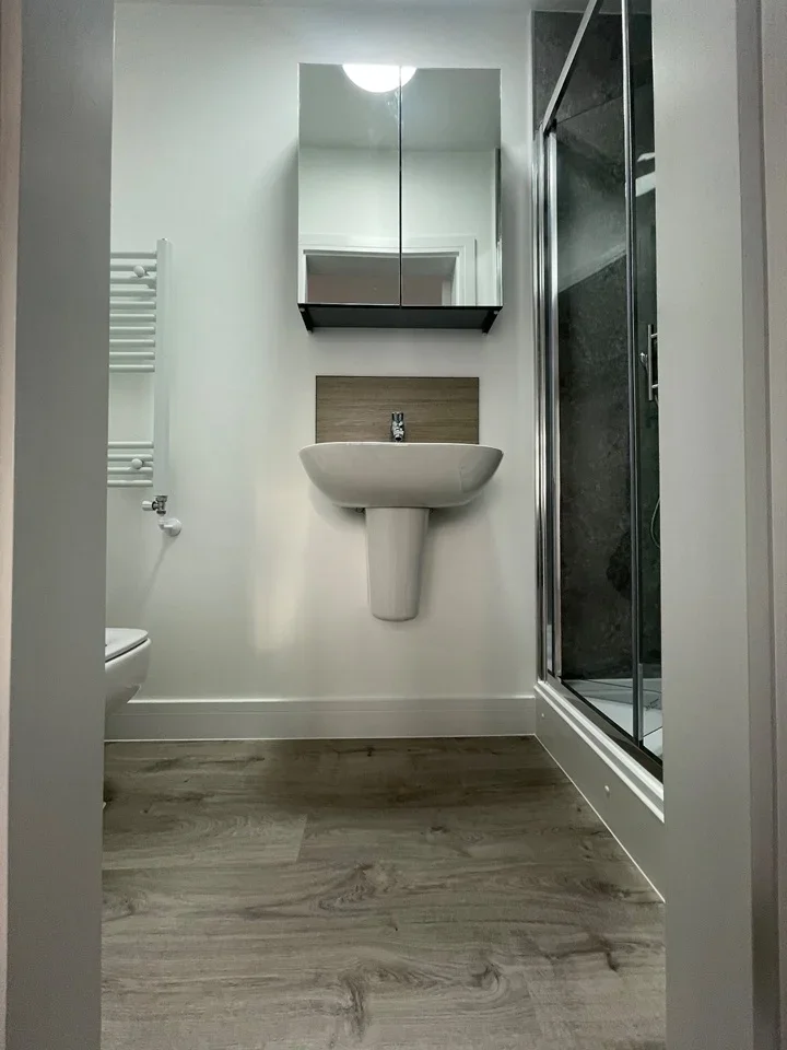 Flat Stewartsby Close in Greater London