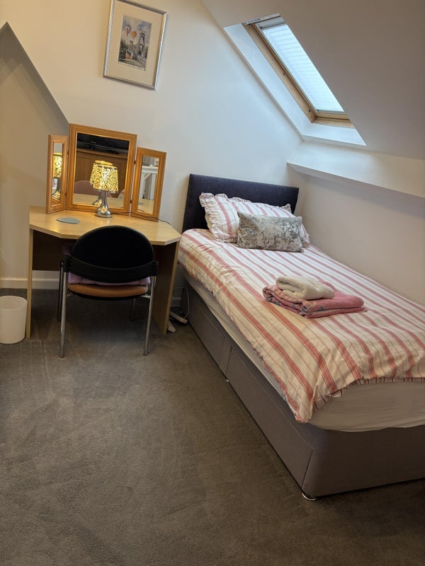Room Smyth Road in Bristol