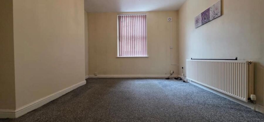 Flat Laurel Place in Leeds
