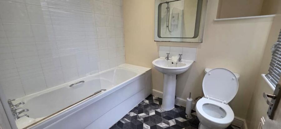 Flat Laurel Place in Leeds