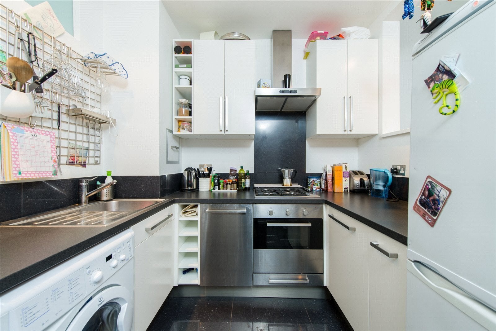 Flat Walpole Gardens in Greater London