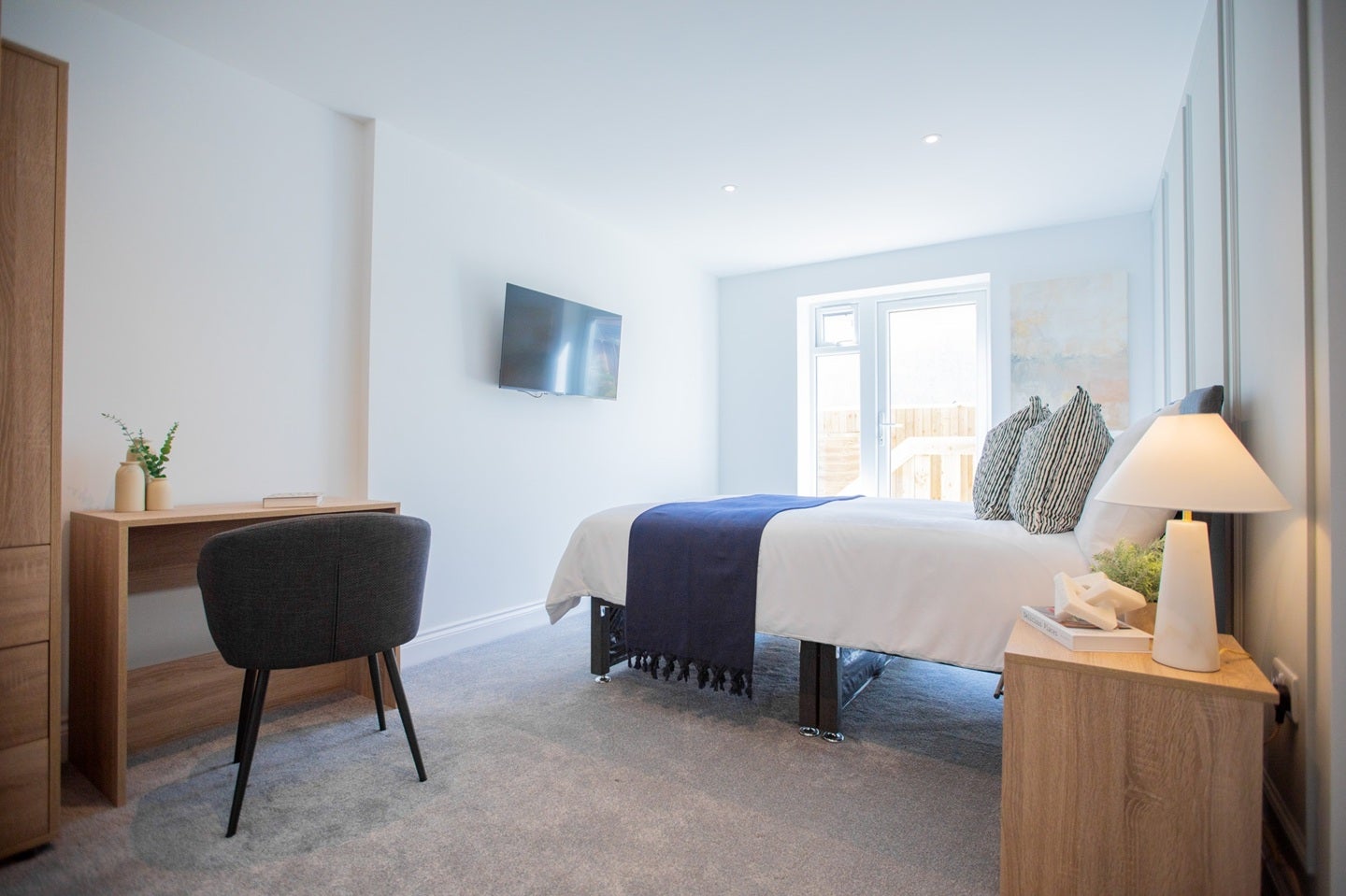 Room Ashley Road in Poole