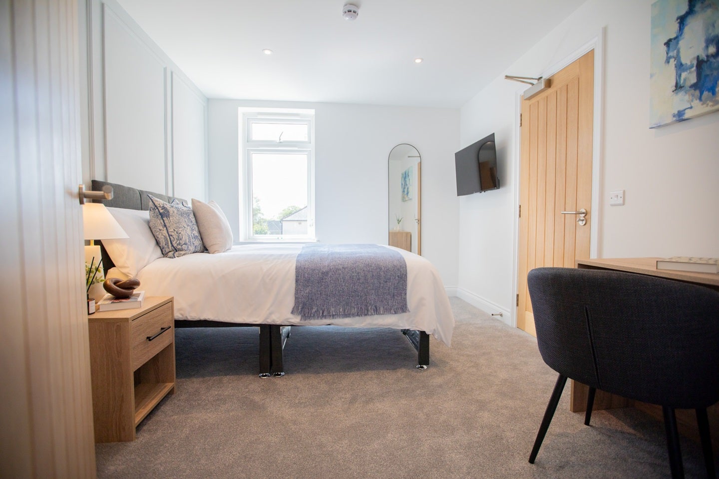 Room Ashley Road in Poole