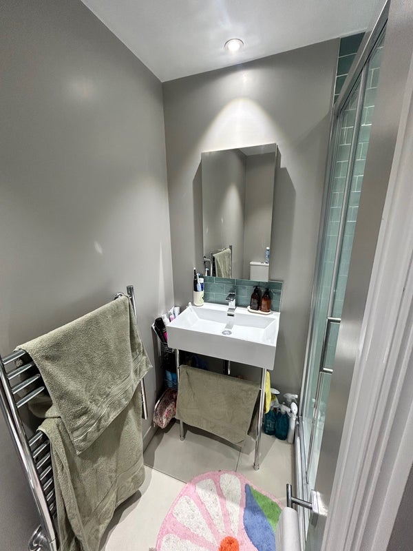Room Ridgmount Road in Greater London