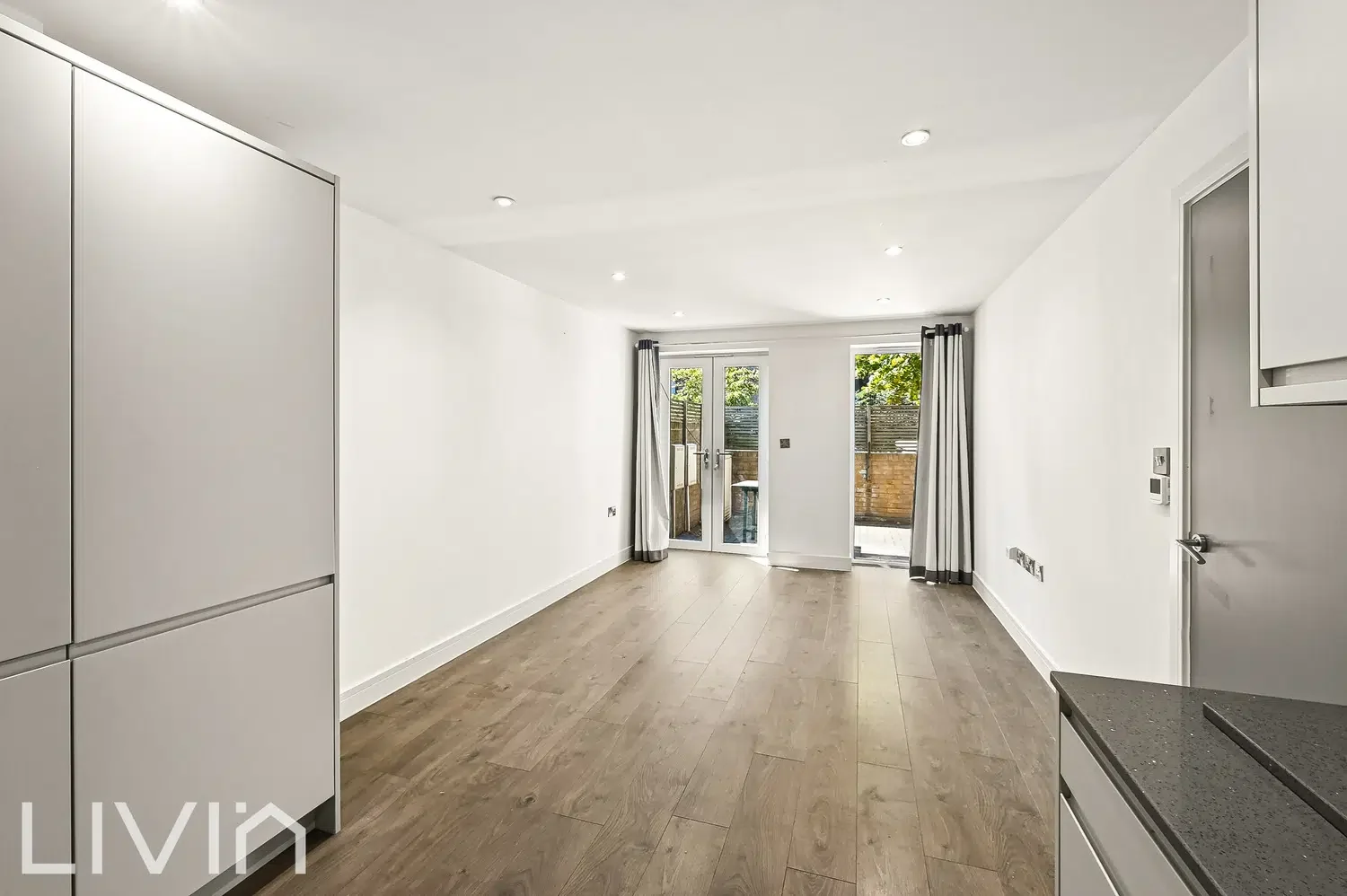 Flat Lennard Road in Greater London