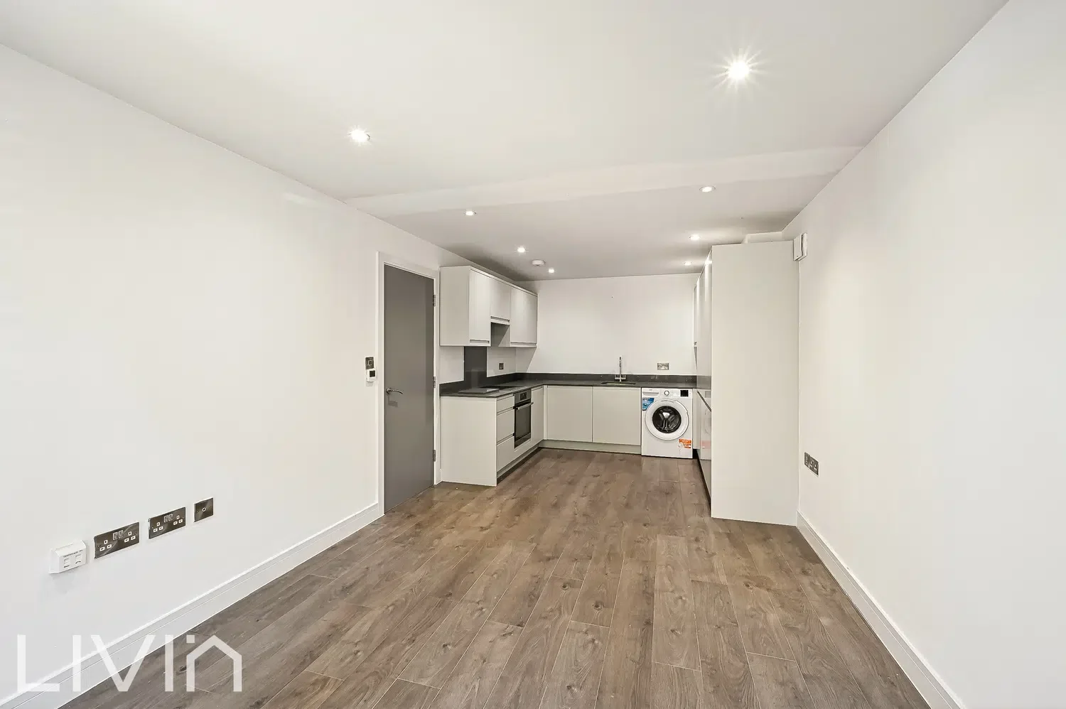 Flat Lennard Road in Greater London