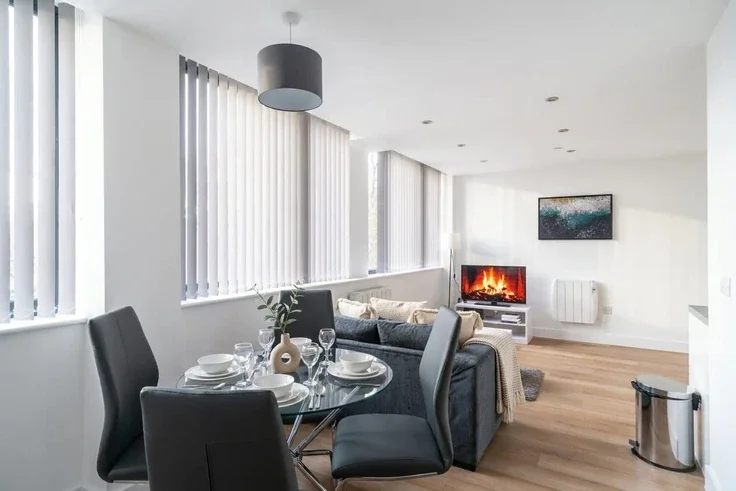 Flat Talbot Road in Trafford