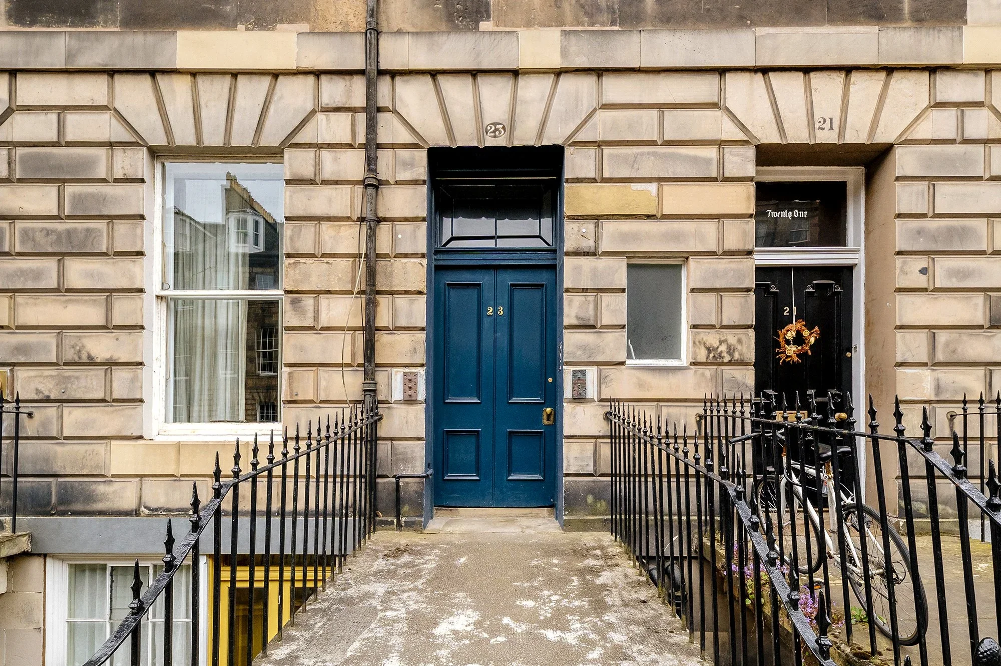 Flat London Street in City of Edinburgh