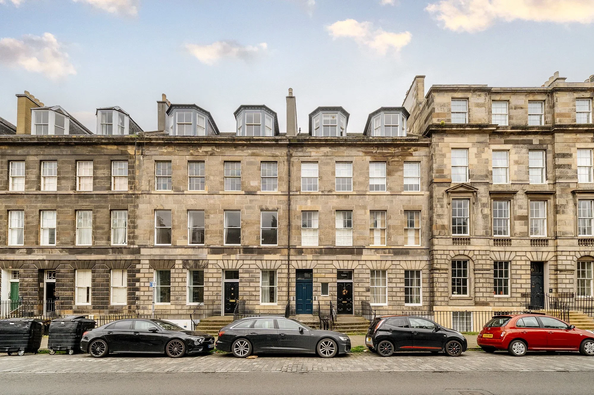 Flat London Street in City of Edinburgh