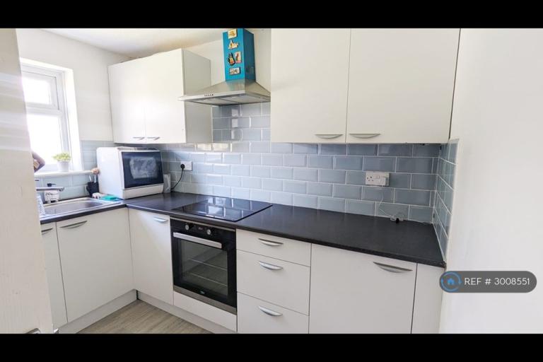 Flat Clement Close in Canterbury