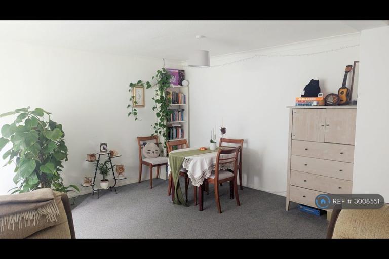 Flat Clement Close in Canterbury