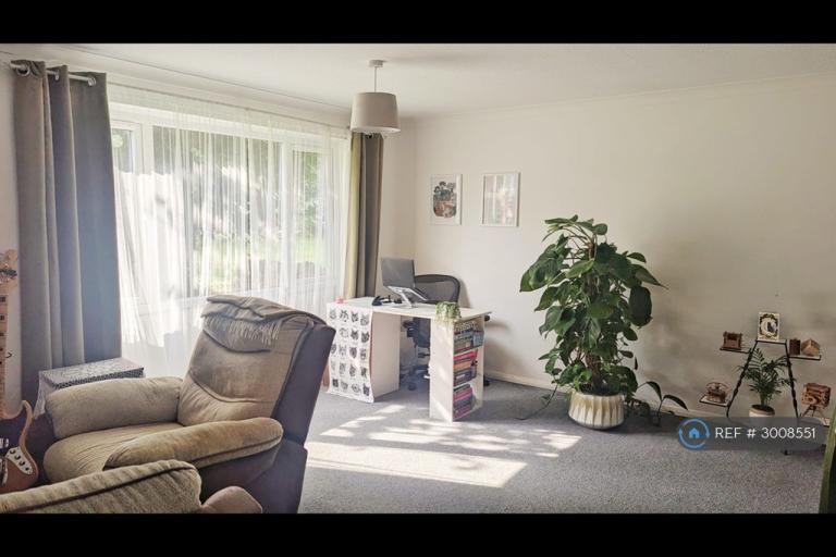 Flat Clement Close in Canterbury