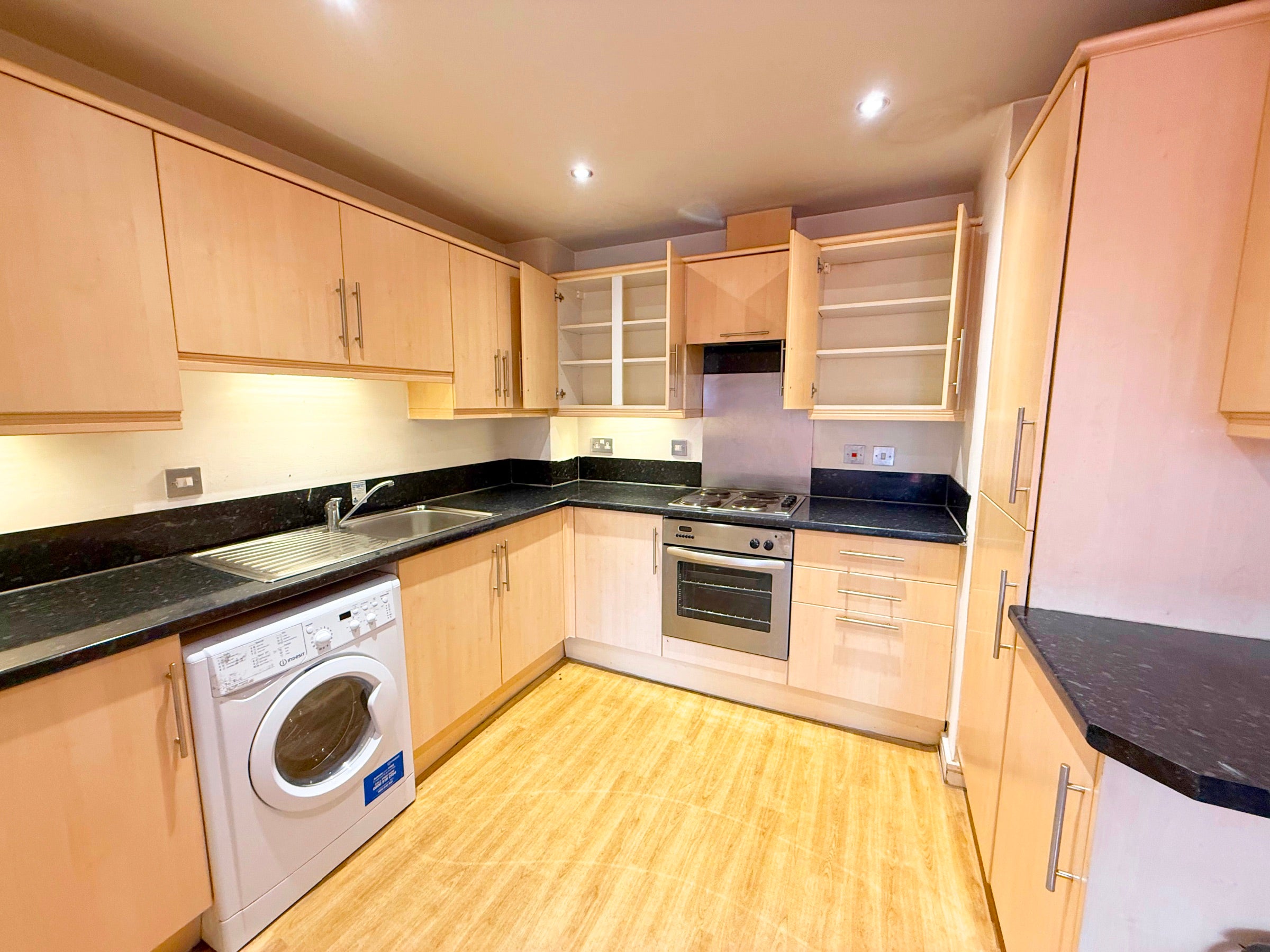 Flat Marsden Road in Bolton