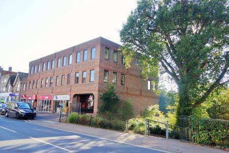 Flat South Road Service West in Mid Sussex