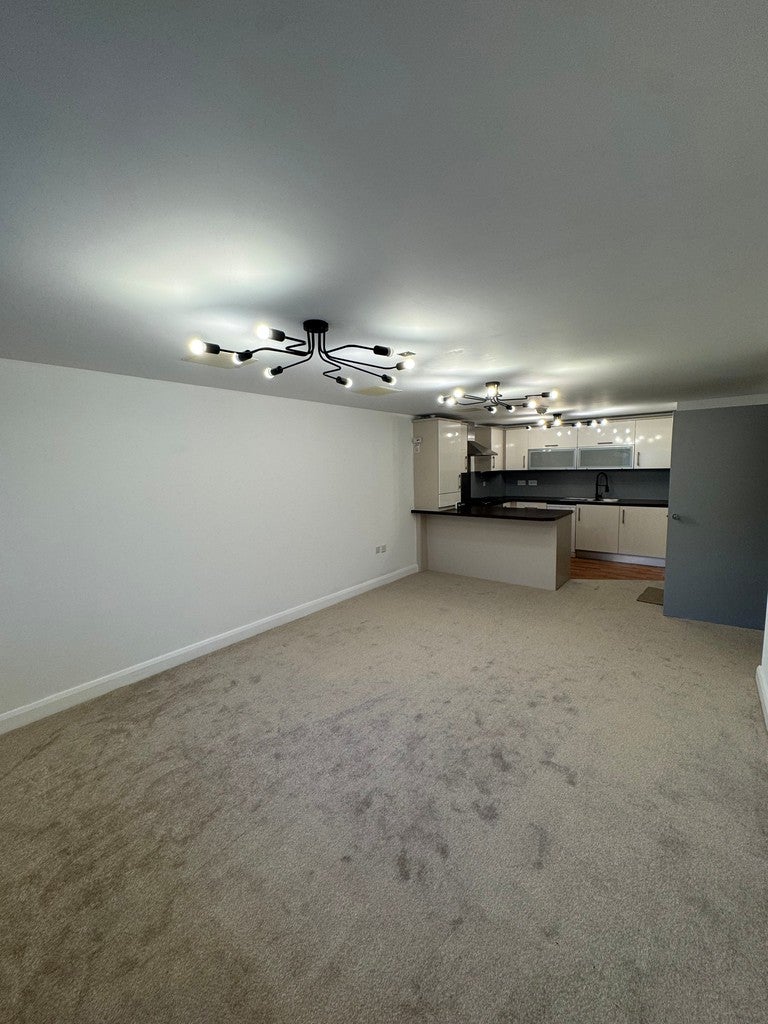 Flat Lawnhurst Avenue in Manchester