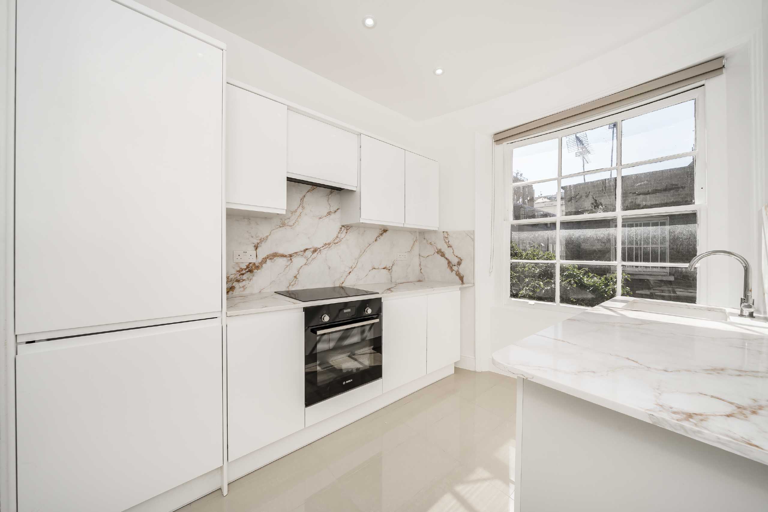 Flat Gloucester Terrace in City of Westminster