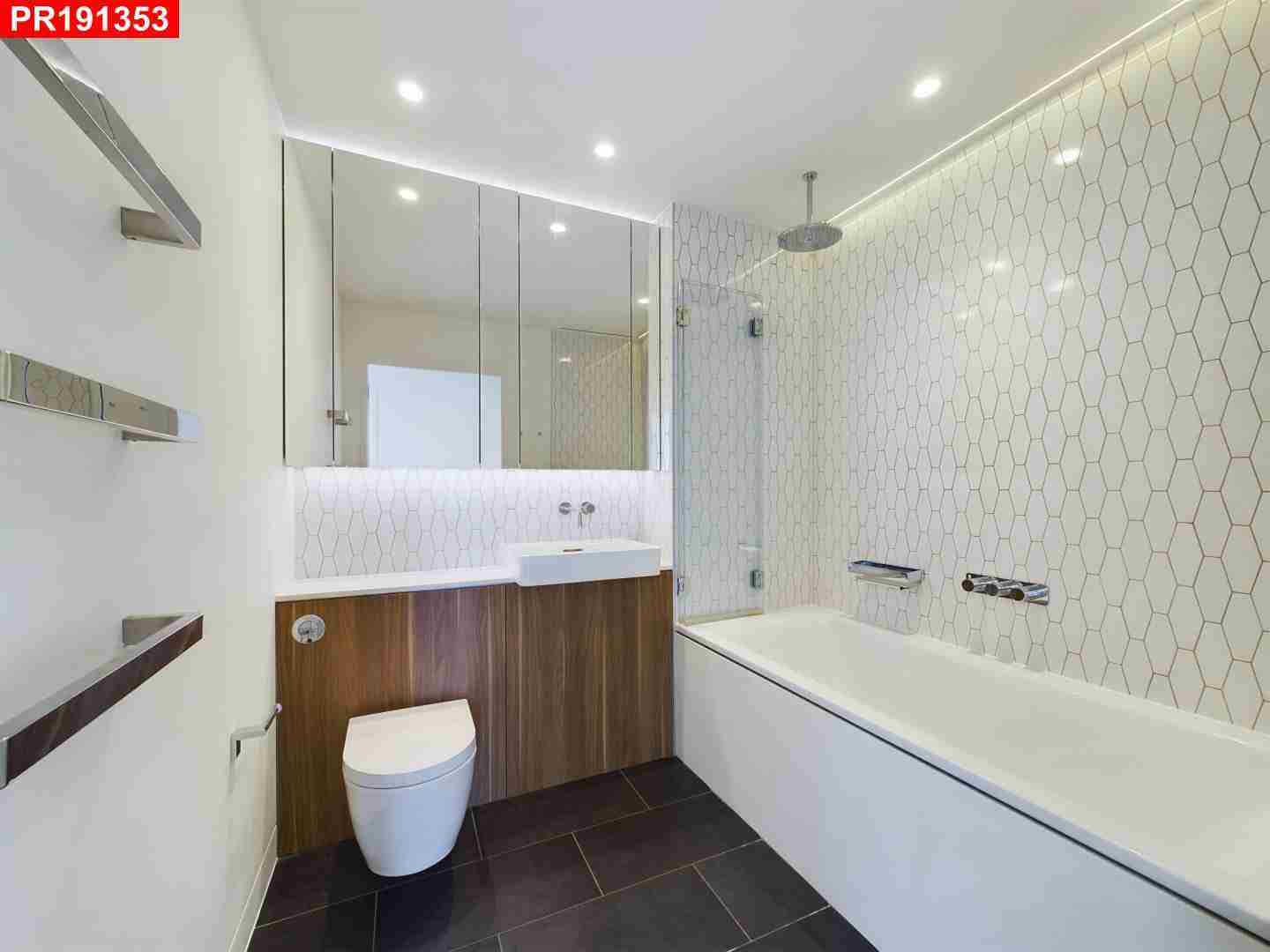 Flat Wood Crescent in Greater London
