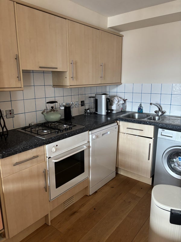 Flat Norfolk Avenue in Bristol