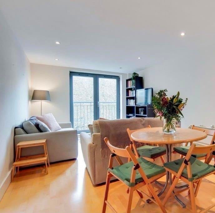 Room Streatham Place in Greater London
