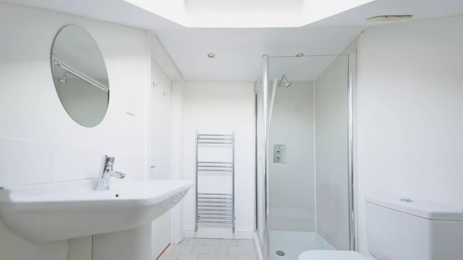 Flat Rosaville Road in Greater London