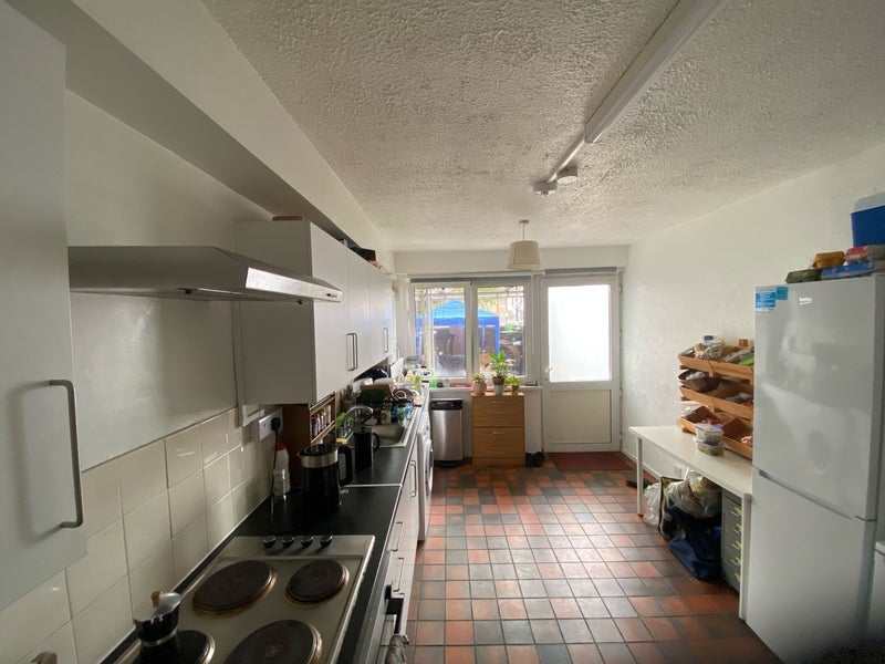 Room Sapphire Road in Greater London
