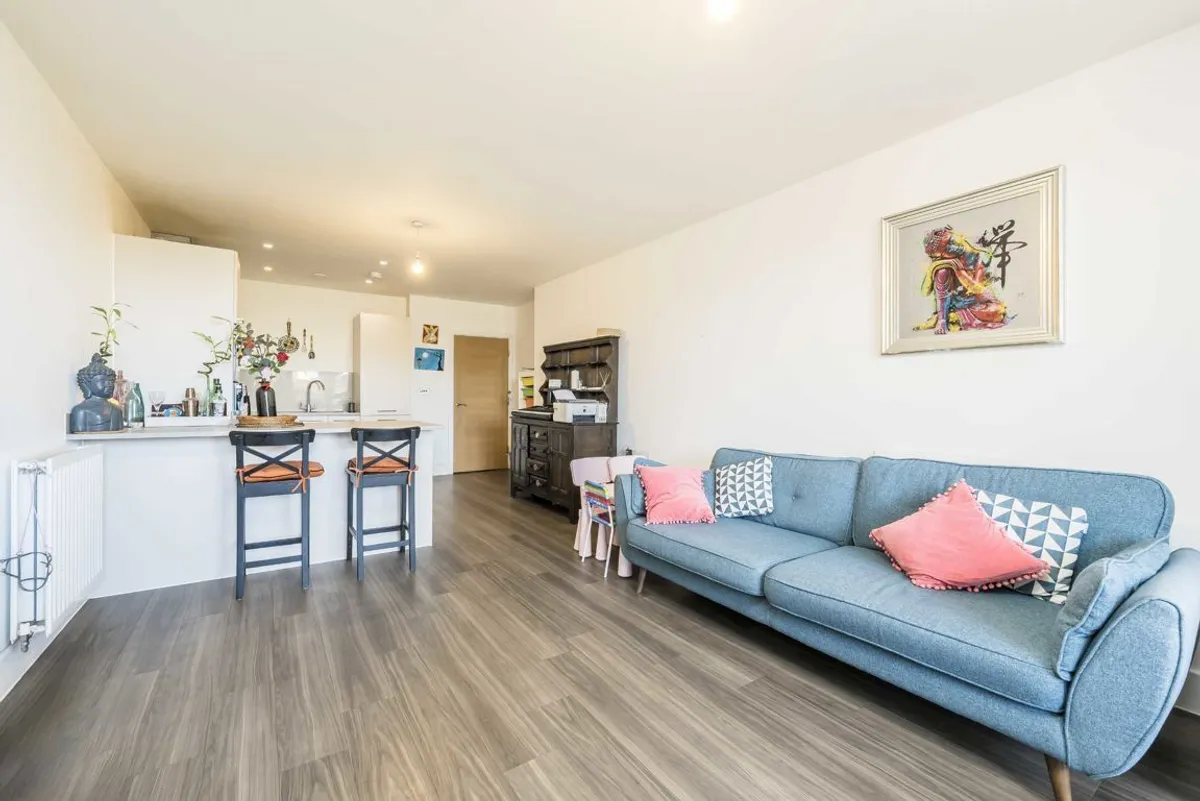 Flat Sidmouth Avenue in Greater London