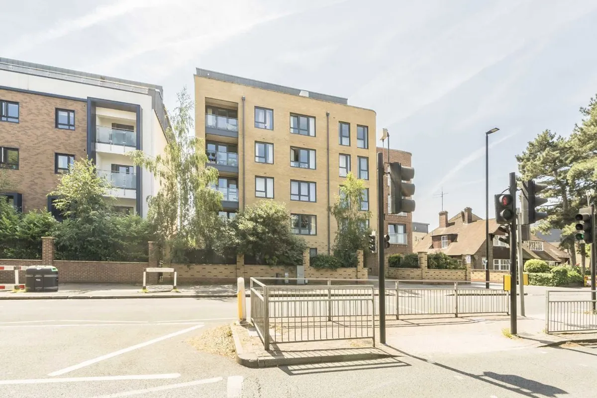 Flat Sidmouth Avenue in Greater London